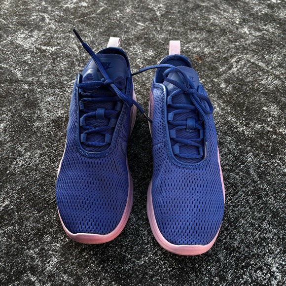Nike Air Max Motion 2 Navy Pink Blast Size 11 Women’s - Picture 3 of 9